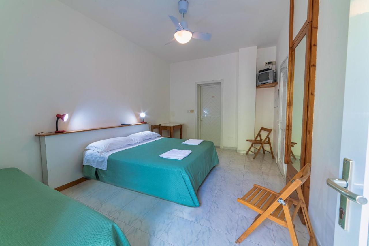 Albergo Le Querce Ponza Kültér fotó